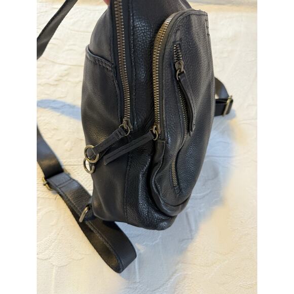 black shiny patagonia backpack Hole Micro MLC Noble Grey Theres also a large 18 Summer Kånken Koncept Backpack - Color/Style:Brown Leopard
